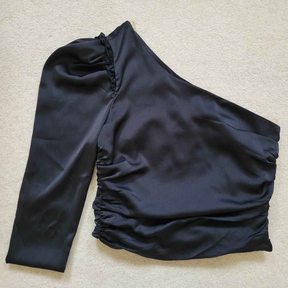 NWT DO+BE Size S One Shoulder Long Sleeve Ruched Pullover Crop Ruffle Top Black